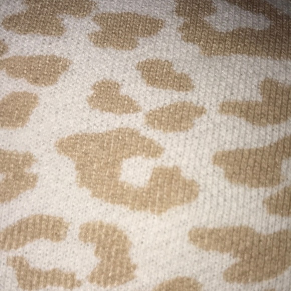 Leopard Crewneck Sweatshirt - Picture 10 of 10